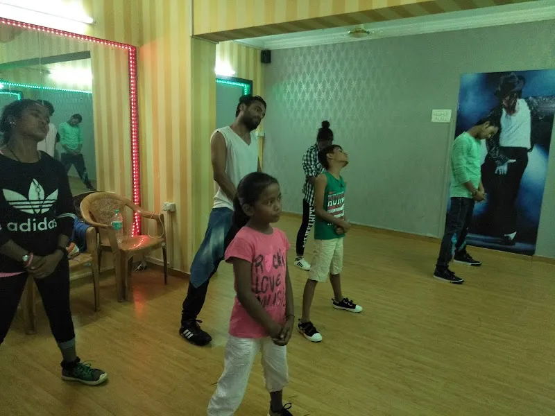 ADC [Ayush Dance Class]