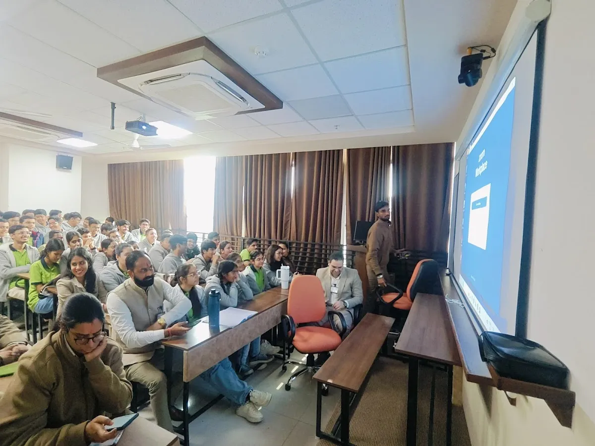 ALLEN Career Institute - Sector 51 Campus, Gurugram | IIT JEE, NEET & Foundation Coaching photo 5