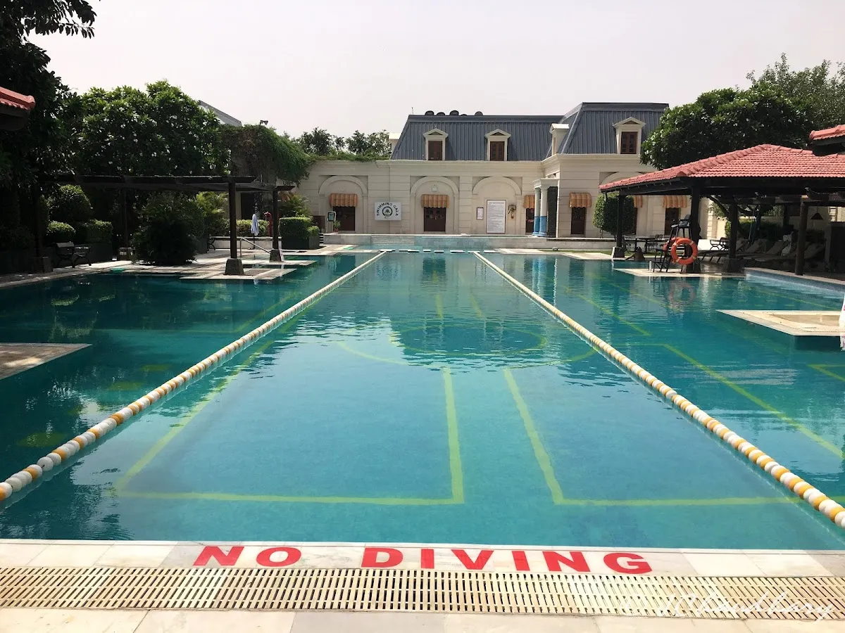 Anvi DLF Golf Club Swimming Pool photo 2