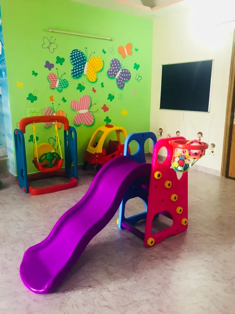 Cambridge Montessori Preschool & Daycare, Sector 4 photo 5