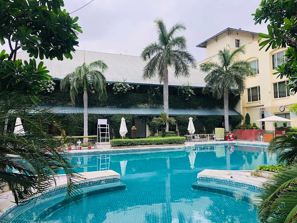 Club South Patio photo 2