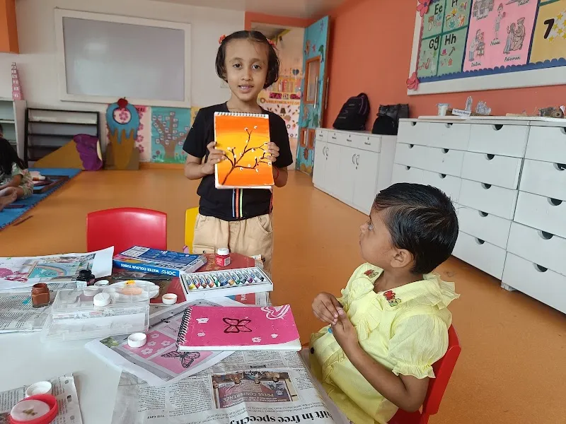 Creative aura art and craft classes