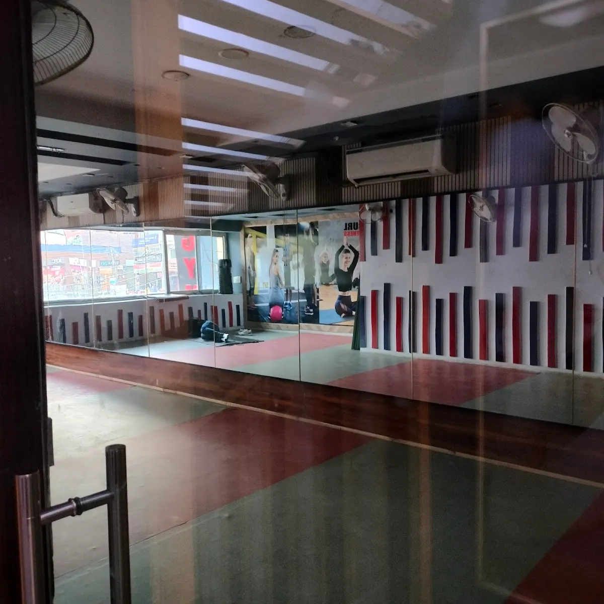 Curl Fitness Gym photo 4