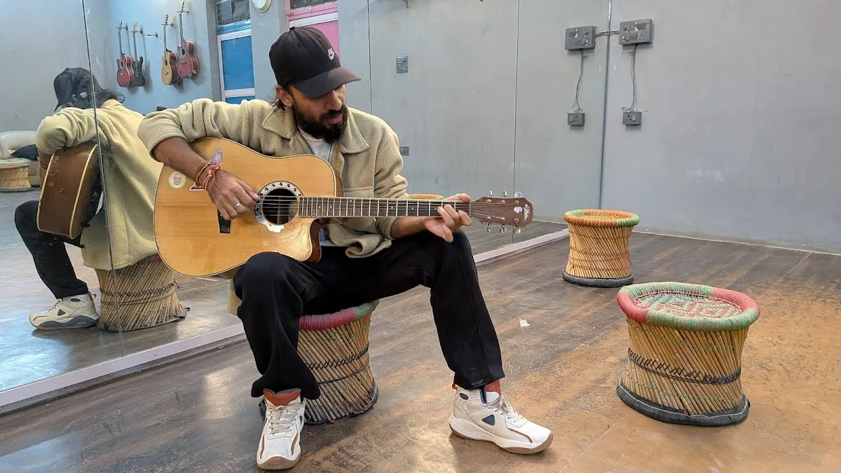 Guitar Class By Tarun photo 4