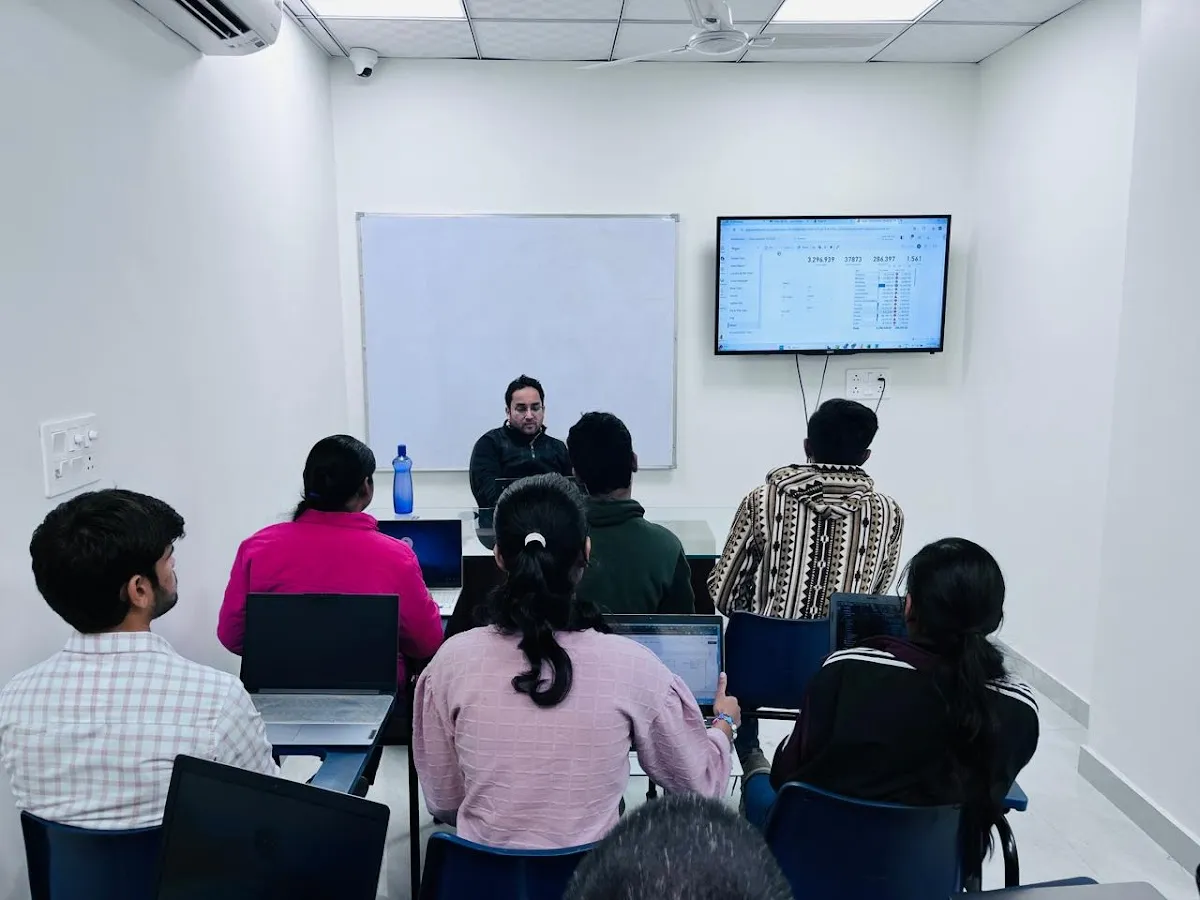 iClass Gyansetu - Data Science, Data Analytics, Python, AI ML, Power BI, Devops, Software Training Institute Gurgaon photo 2