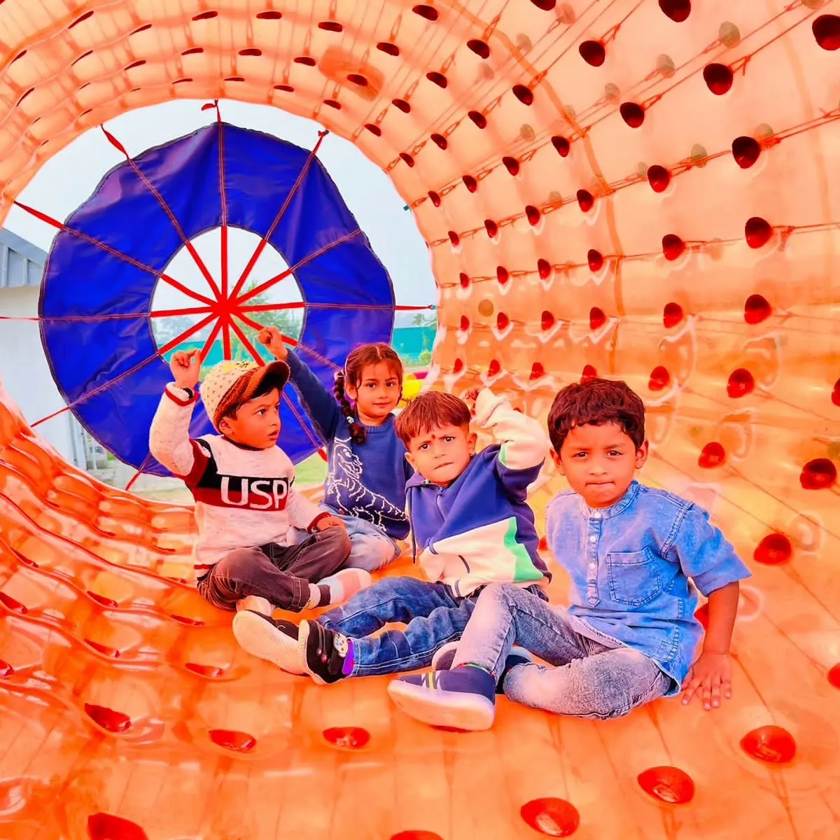 Little feet play school photo 4