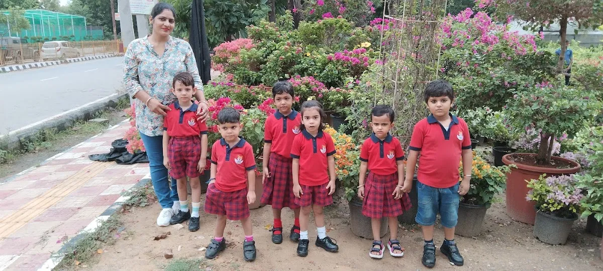 London kids pre school and Day care photo 2