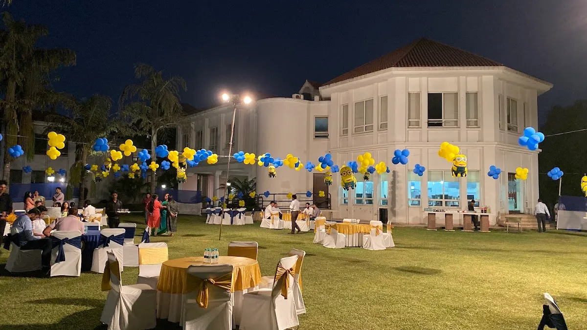 Malibu Town Club photo 5