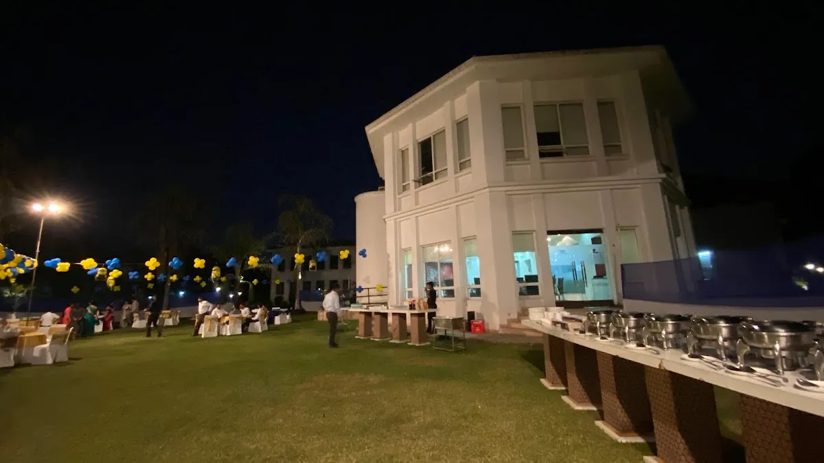 Malibu Town Club photo 6