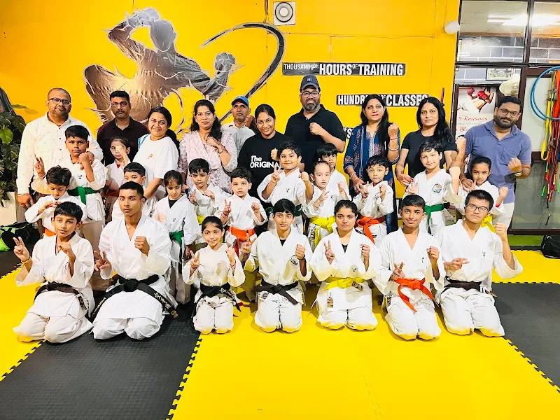 MMA Classes| karate | kickboxing | self defence class |weight loss training |R2F |Grappling