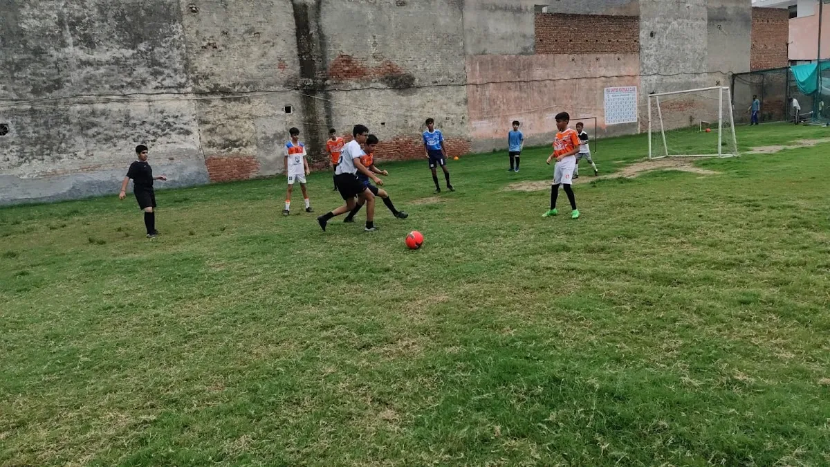 PT SPORTS BADMINTON ACADEMY photo 3