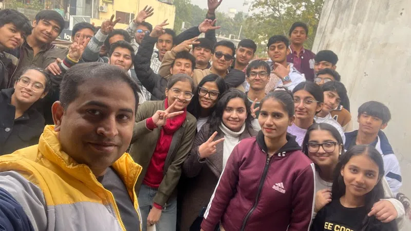 Ranjan Classes for NEET,IIT -JEE & BOARDS | Physics | Chemistry | biology | Maths coaching in Gurgoan