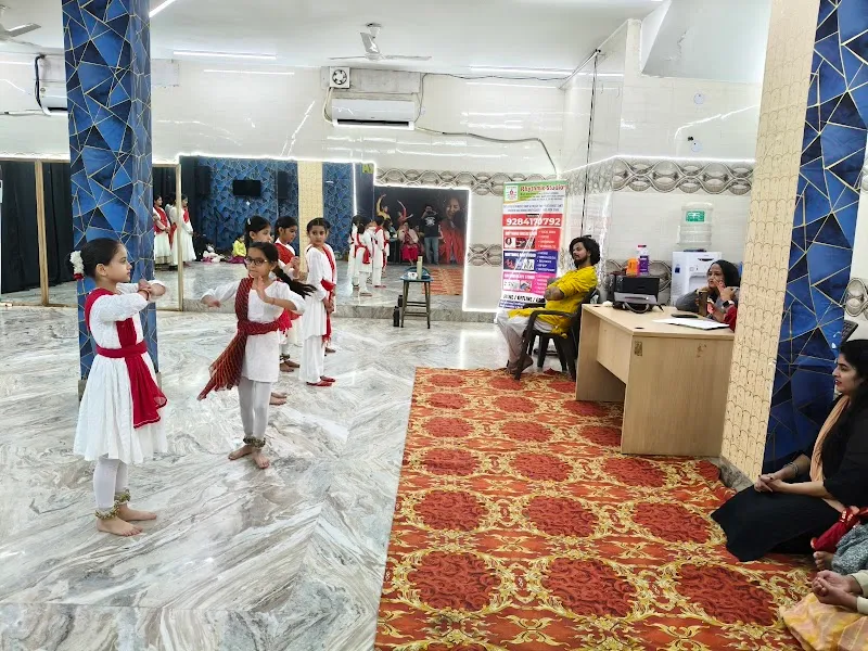 RHYTHMIC STUDIO : CLASSES FOR GUITAR | PIANO | KEYBOARD | CLASSICAL MUSIC | KATHAK | WESTERN & BOLLYWOOD DANCE | FINE ART