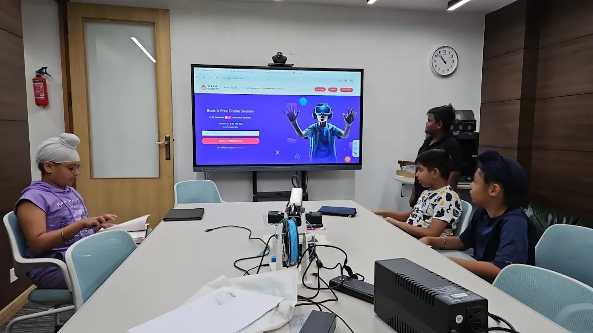 STEAM Varsity Makerspace photo 3