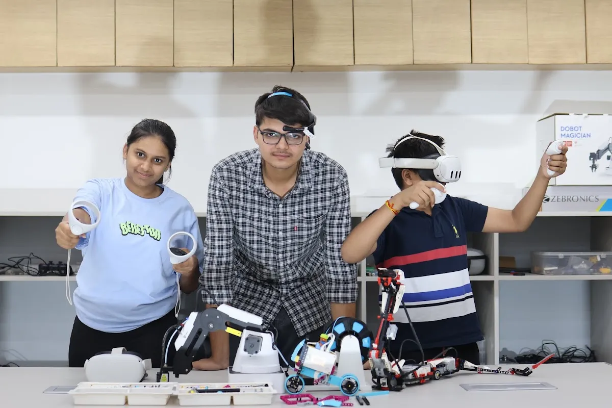 STEAM Varsity Makerspace photo 6