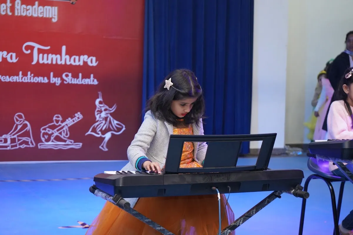 Swar Kala Sangam - Music | Piano | Guitar | Keyboard l Tabla | Kathak | Arts photo 4