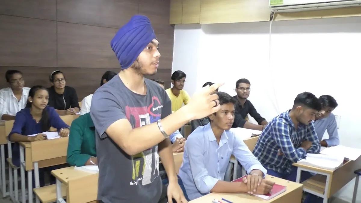 Takshila Institute | IIT JEE, NEET Classes Gurgaon photo 6