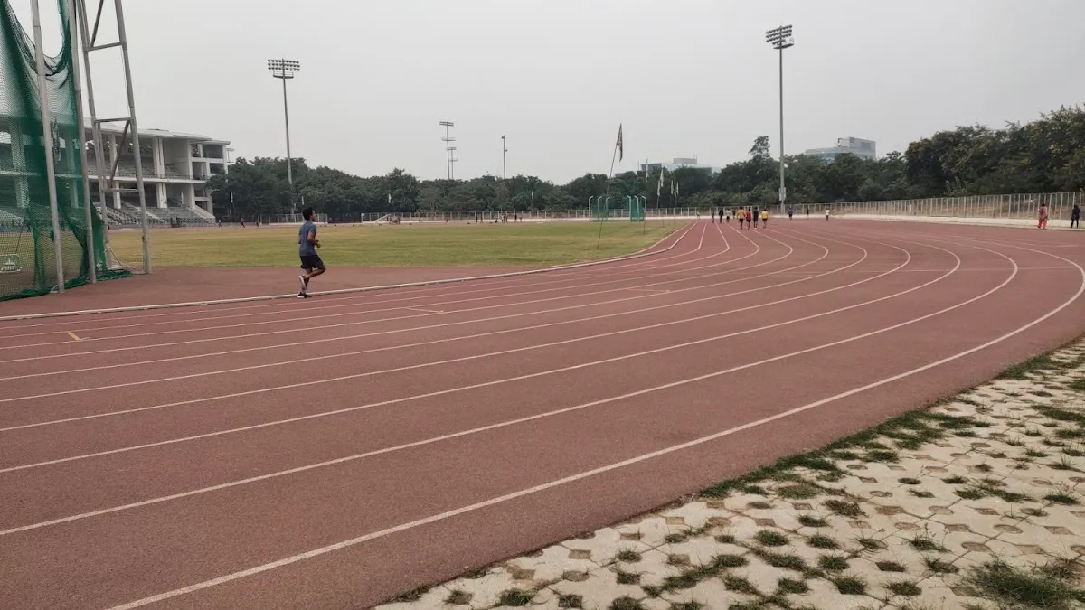 Track and field LRC marathon group photo 6