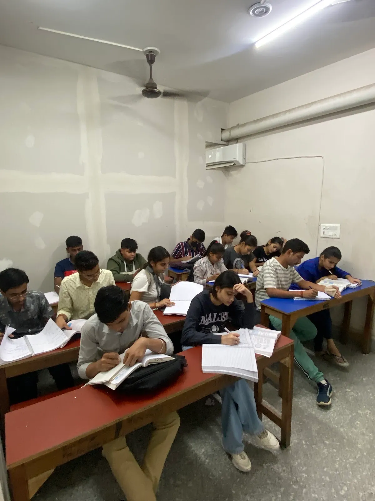 V-JEE Institute photo 2