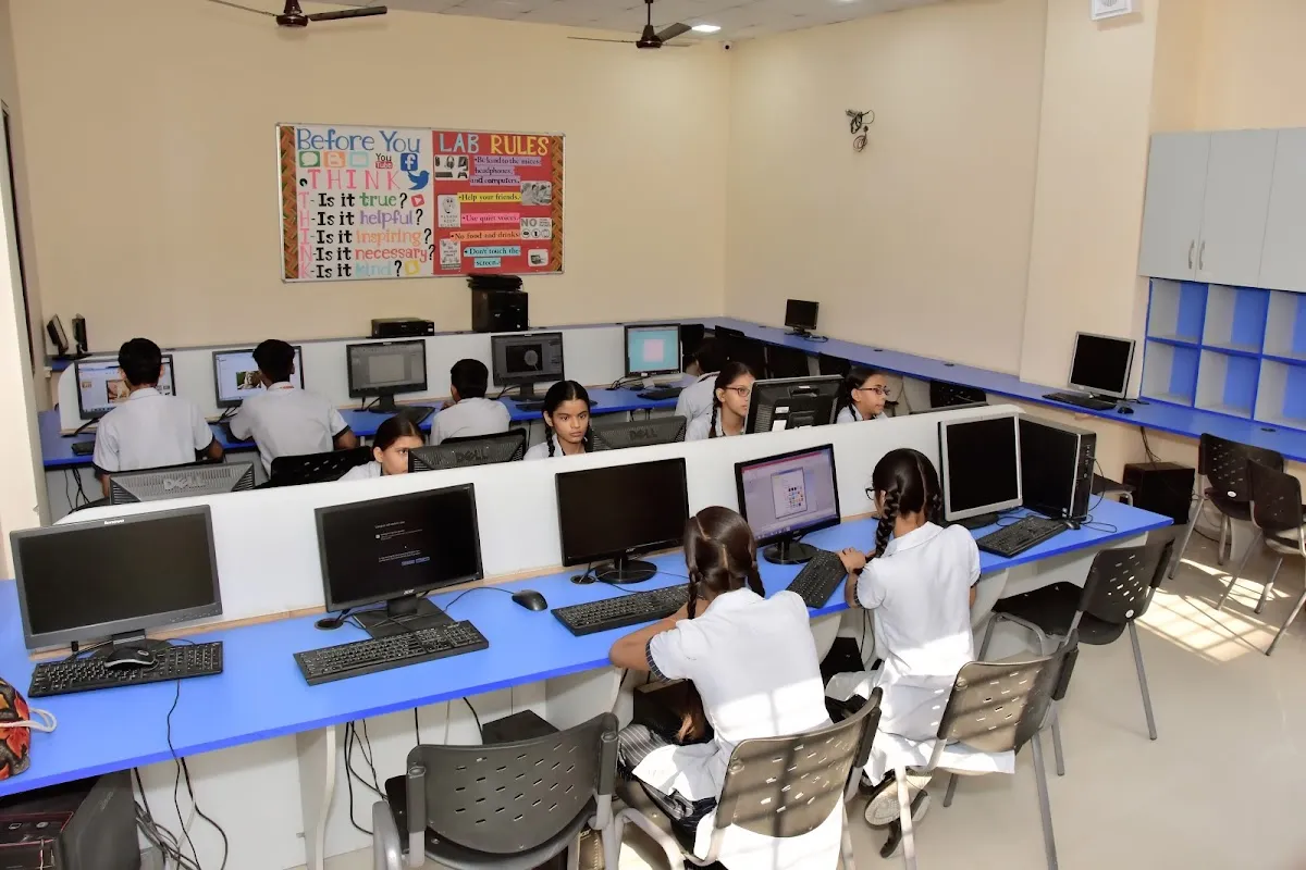 lady Florence Convent School photo 4