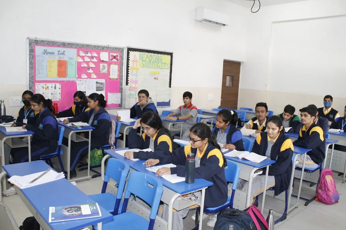 Narayana eTechno-School - Palam Vihar photo 2