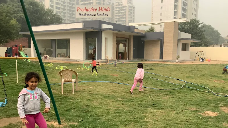 Productive Minds, Malibu Town