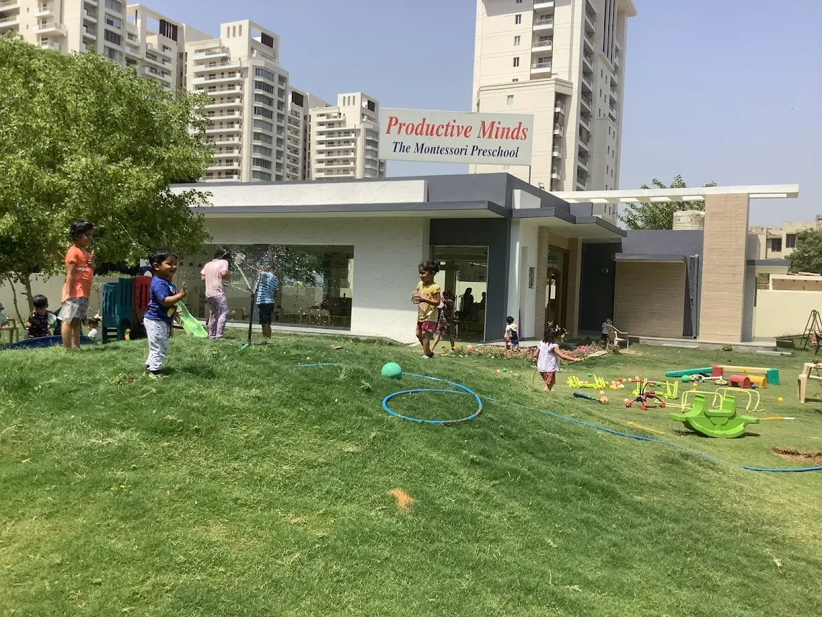 Productive Minds, Malibu Town photo 2