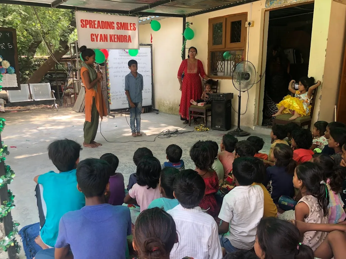 SPREADING SMILES GYAN KENDRA slum school Nathupur Jhuggies Gurgaon Gurugram Haryana India photo 2