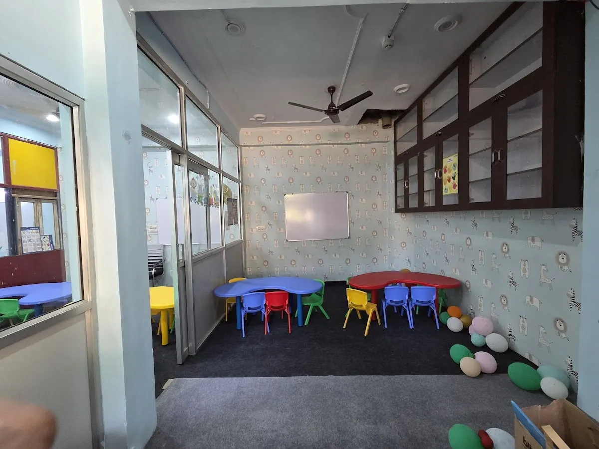 THE i-SCHOOL by eduMETA Shaktinagar Gurgaon photo 5